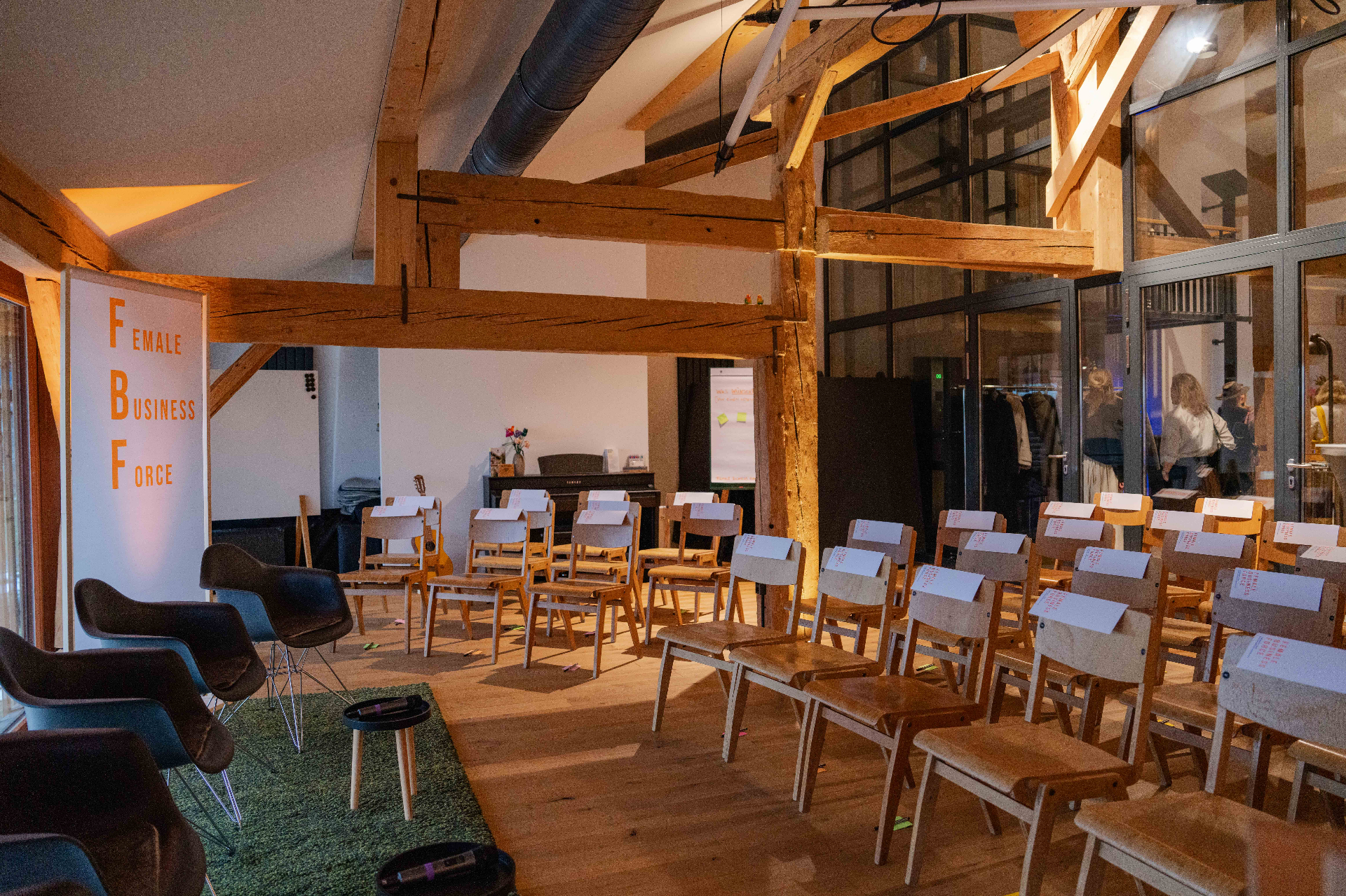 Atmosphäre im WANDL Klausmeisterhof — Raum für Begegnungen und Events